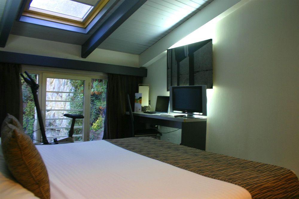 Petit Palace Plaza Espana Madrid Room photo