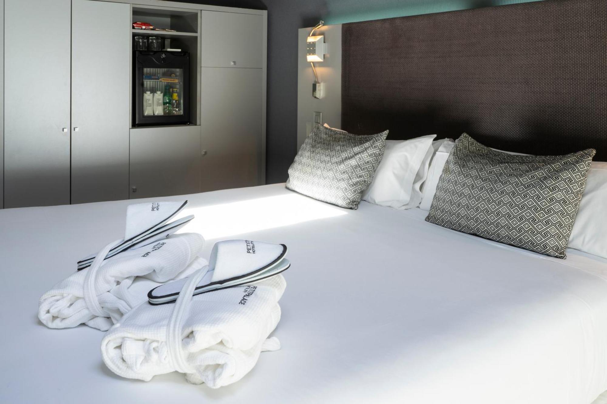 Petit Palace Plaza Espana Madrid Room photo